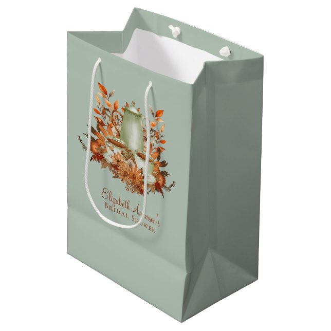 Boho Terracotta Sage Tee Party Baby Brautparty Mittlere Geschenktüte (Vorderseite Schrägansicht)