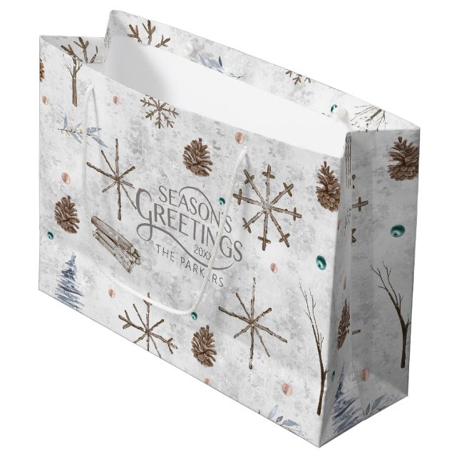 Boho Twigs & Pinecone Weihnachtsausweis986 Große Geschenktüte (Vorderseite Schrägansicht)