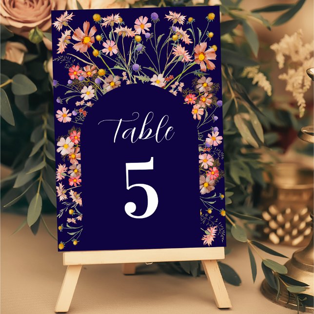 Boho Wildblume Floral Arch Navy Blue Wedding Tischnummer (Boho fall wildflower floral arch navy blue and white wedding table number card Elegant modern )