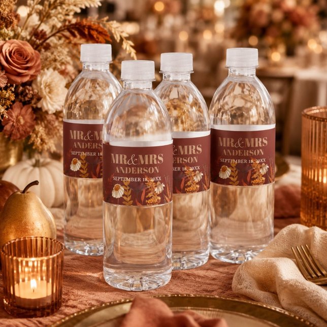 Boho Wildblume Terracotta Herbstliche Hochzeit im  (Boho Wildflower Terracotta Autumn Fall Wedding Water Bottle Label)