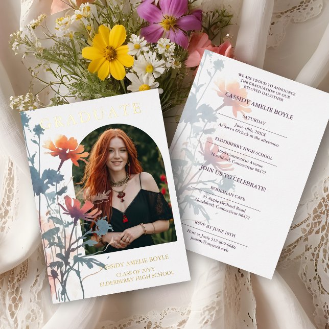 Boho Wildflowers Bunch Photo Modern Arch Graduate Folieneinladung (Boho Wildflowers Bunch Photo Modern Arch Frame Graduate Real Golden Metallic Foil Invitation Card.)