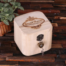Boîte à bijoux en bois en saké joliment gravé