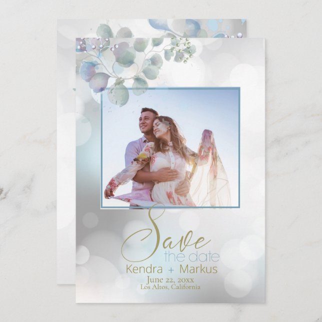 Bokeh Dusty Blue Laurel Eucalyptus Save the Date Einladung (Vorne/Hinten)