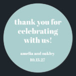 Bold Aqua Blue Retro Custom Wedding Danke Runder Aufkleber<br><div class="desc">Fügen Sie Ihren Gastgeschenke Hochzeiten eine besondere Touch mit diesen eleganten Dankeschön-Aufklebern hinzu. Diese Aufkleber mit weichem aqua-blauen Hintergrund und moderner Typografie eignen sich hervorragend zum Versiegeln von Gefältaschen,  Geschenkboxen oder Umschlägen. Personalisieren Sie mit Namen und dem Hochzeitsdatum für ein durchdacht Detail,  das Ihre Gäste schätzen werden!</div>