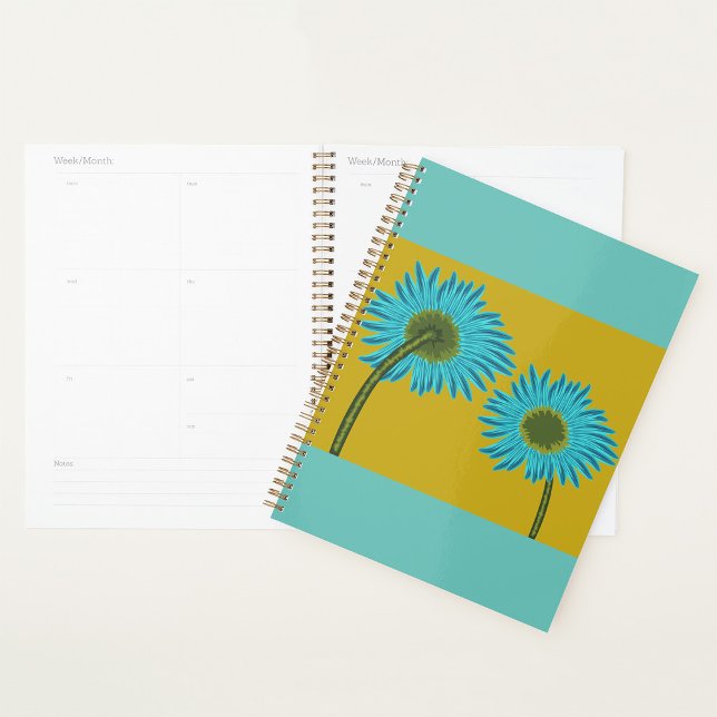 Bold Blue Daisy Art auf Mustard Yellow Background Planer (Von Creator hochgeladen)