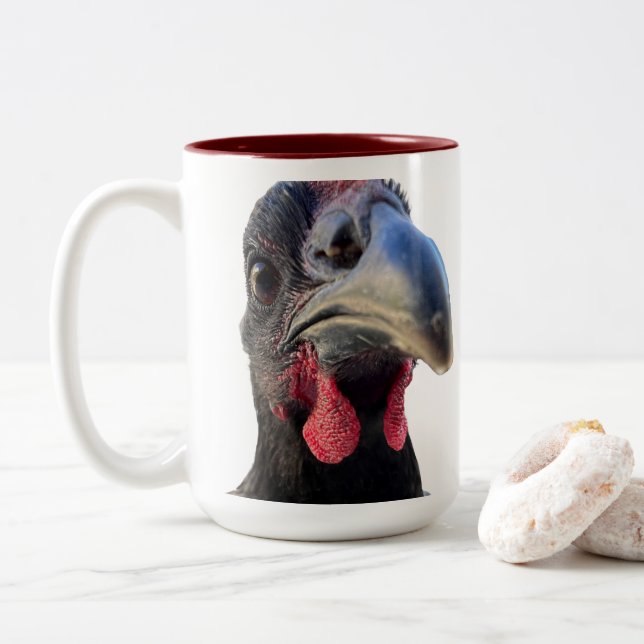 Bold Chicken Mug - Hens Looking At You!  Zweifarbige Tasse (Mit Donut)