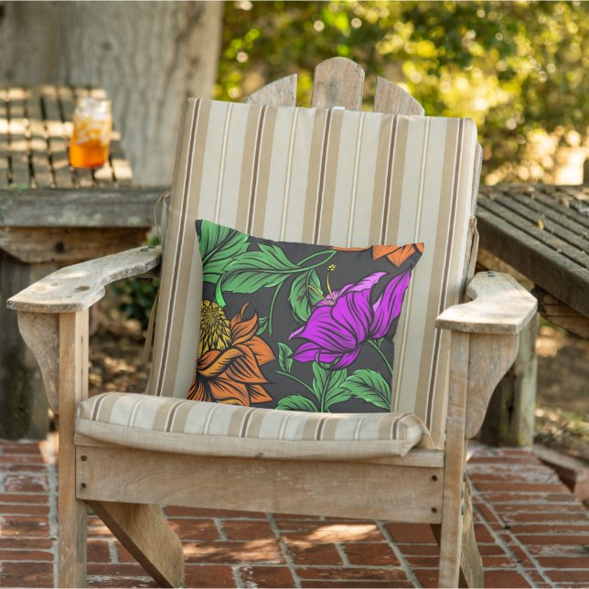Bold Colorful Flowers on Dark Grey Kissen (Stuhl)