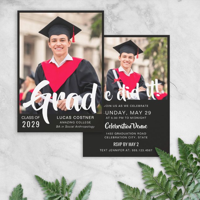 Bold Custom Graduation Announcement & Party Invite Einladung (Von Creator hochgeladen)
