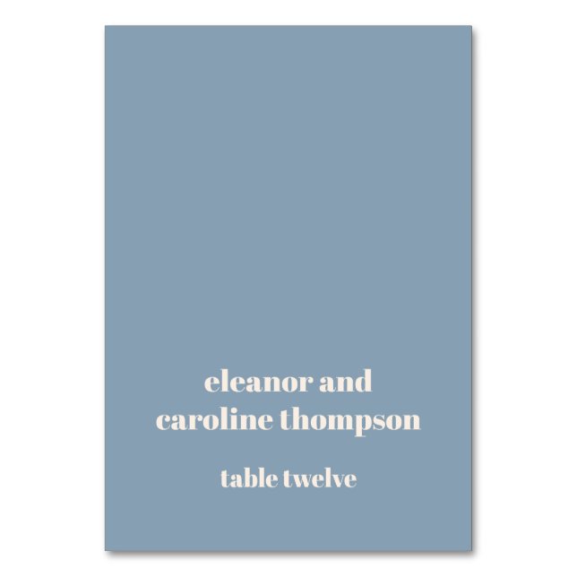 Bold Dusty Blue Retro Custom Wedding Platzkarte Tischnummer (Vorderseite)