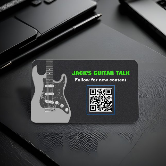 Bold Gitarrist Modern Black Bright Green QR Visitenkarte (Bold black guitar business card for musician's social media, guitarist video channel, EPK, online QR)