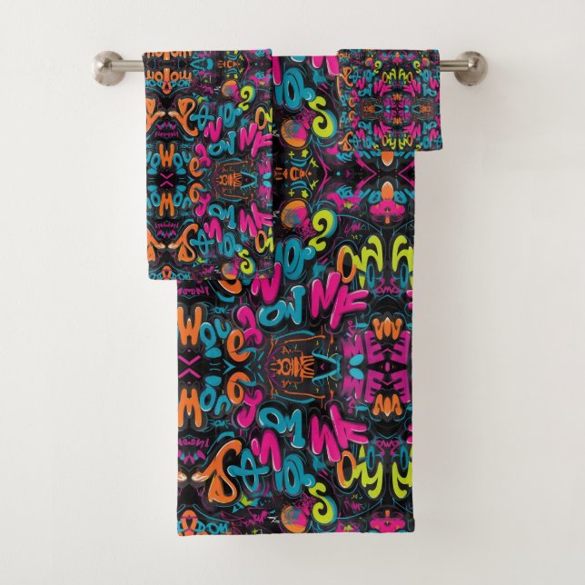 Bold Graffiti Street Art Typography Towel Set (En situation)