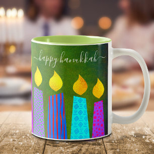 Bold Menorah Candles Happy Hanukkah Script Green Zweifarbige Tasse