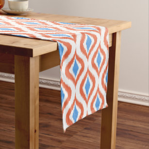 Bold Orange Azure Blue White Ikat Ogee Art Pattern Kurzer Tischläufer