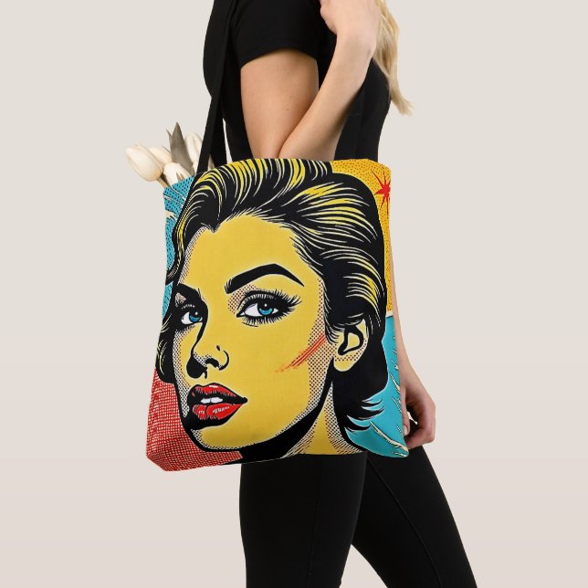 Bold Pop Art Woman Defined Tasche (Von Nahem)