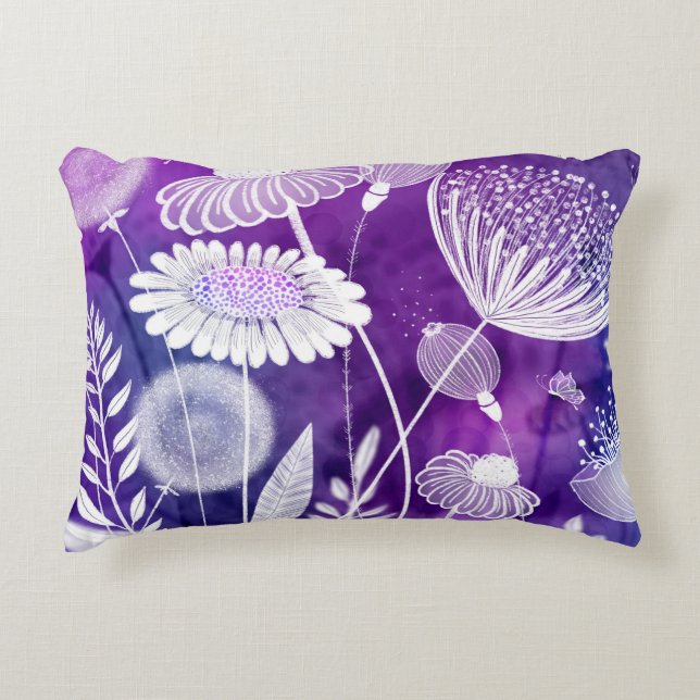 Bold Purple and Violet Wild Flower Art Dekokissen (Vorderseite)