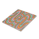 Bold Retro Abstrakte Wavy Lines Fliese<br><div class="desc">Boho 70er Jahre Stil abstrakt rosa orange grün gewellte Linien Keramik Kachel. Stil der 60er und 70er Jahre. Denken Sie Backsplash, Untersetzer Fliesen, Tischdecken DIY Projekt, Bad, Kamin Kamin Kamin, für die Retro inspiriert Individualität. Seien Sie kreativ und nutzen Sie Ihre Fantasie, um eine Vielzahl von Einsatzmöglichkeiten für einzigartige Kachelakzente...</div>