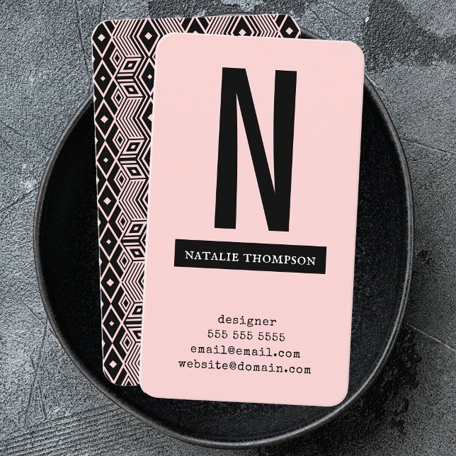 Bold Simple Trendy Beruflich Modern Minimalistisch Visitenkarte (Von Creator hochgeladen)