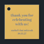 Bold Yellow Gray Custom Niedlich Bat Mitzvah Viele Geschenkanhänger<br><div class="desc">Dieses personalisierte Bat Mitzvah-Gefallen-Tag ist in einem kühnen Senfgelb mit minimalistisch grauem Typografie entworfen und bietet eine moderne und stilvolle Touch, um festzuhalten. Mit einer herzlichen "Dankeschön für das Fest mit uns!"-Nachricht wird der Tag weiter mit dem Namen des Bat Mitzvah-Feierns und dem Veranstaltungsdatum angepasst. Es ist perfekt zum Anbinden...</div>