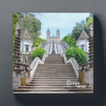 Bom Jesus katholisches Heiligtum Foto, Braga, Port Fotoplatte<br><div class="desc">In diesem Foto können Sie einen Blick auf die majestätische Schönheit des Heiligtums Bom Jesus do Monte in Braga werfen. Ein Besuch ist ein unvergessliches Erlebnis, das einen bleibenden Eindruck verlasse. Das im Norden Portugals gelegene Heiligtum verfügt über eine beeindruckende barocke Treppe mit 577 Stufen. Es ist ein wichtiger Ort...</div>