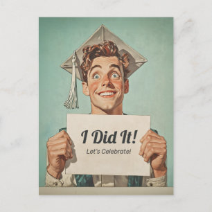 Bon Diplômé tenant une invitation