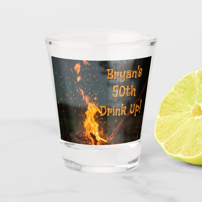 Bonfire Sparks Personalized Birthday Party  Schnapsglas (Vorderseite)