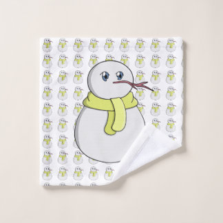 Bonhomme de neige portant une écharpe jaune