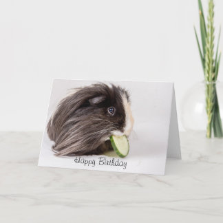 Bonne carte d'anniversaire mignonne cobaye manger