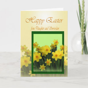 Bonne carte de Pâques de Fille et fils en droit