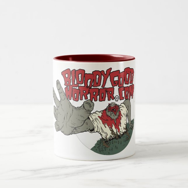 Bonne tasse sanglante de logo d'horreur (Centre)