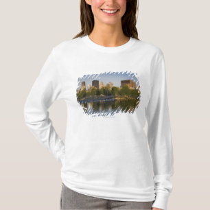 Bonsecours Becken im alten Hafen von altem T-Shirt