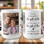 BONUS MAMA Gedicht Custom 2 Foto Muttertag Kaffeetasse<br><div class="desc">Wir stellen Ihnen unsere herzliche Muttertagskaffee-Tasse vor, die speziell für Bonusmütter, Schrittmütter und Schrittmütter entwickelt wurde, die einen besonderen Platz in unserem Herzen haben. Diese moderne und stilvolle Tasse enthält die berührende Botschaft: "Du hast mir vielleicht nicht das Leben geschenkt, aber das Leben gab mir das Geschenk von dir." Es...</div>