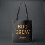Boo Crew Mit Monogramm Halloween Tasche<br><div class="desc">Join the Boo Crew im Stil mit diesem benutzerdefinierten mit Monogramm Halloween Tote Tasche! Mit einer einfachen "Boo-Crew"-Textgrafik können Sie sie mit dem Namen Ihres Kindes oder mit jedem beliebigen Text personalisieren und aus einer Vielzahl von Schriftart und Farben auswählen, um Ihrem Halloween-Thema zu entsprechen. Perfekt für Trick oder Behandlung,...</div>