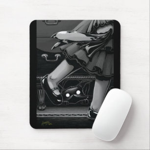 Boo Kitty versteckt sich unter der Möbelmaus Mousepad