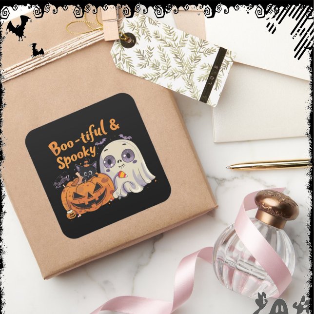 Boo-tiful & Spooky | ExDesigner | Halloween Quadratischer Aufkleber (Von Creator hochgeladen)