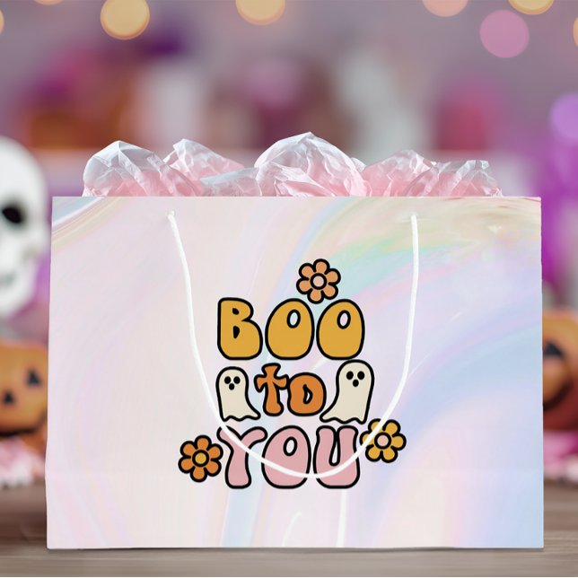 Boo zu dir Niedlich Halloween Große Geschenktüte (Large pastel swirl Halloween gift bag with retro “Boo to You” text and daisy accents)