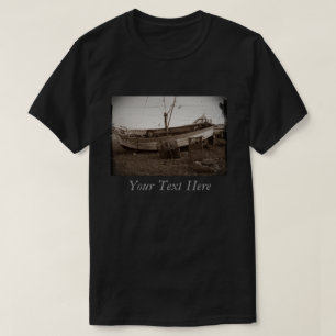Boot auf Pebble- Beachhummertöpfen antiqued Foto T-Shirt