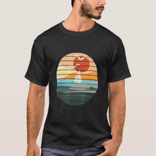 Boot Sunset Segelschiff Seagulls Grafische Kunst T-Shirt