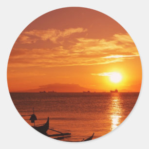 Boot und Sonnenuntergang Runder Aufkleber