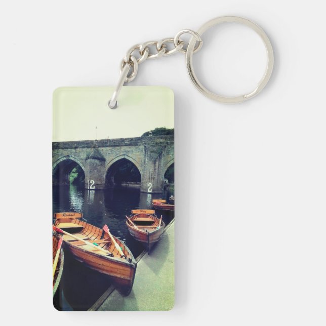 Boote, am Fluss Durham Schlüsselanhänger (Rückseite)