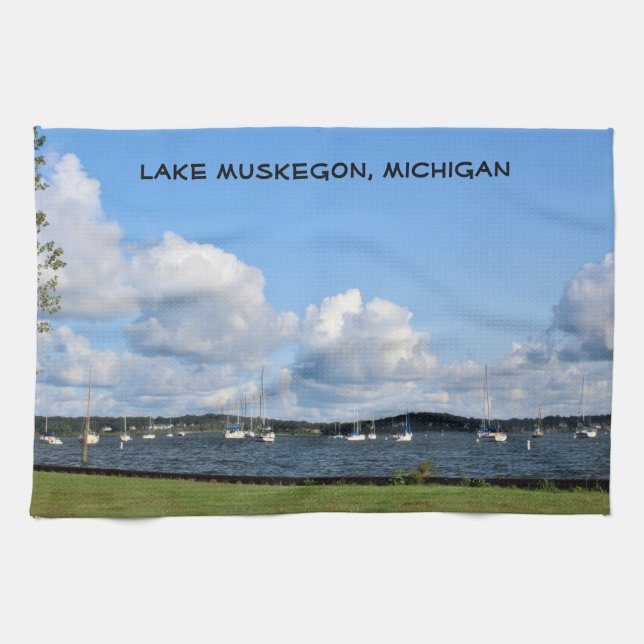 Boote am Muskegon-See Geschirrtuch (Horizontal)