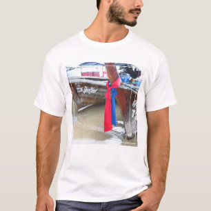 Boote auf den Phi-Phi-Inseln des Strand- , T-Shirt