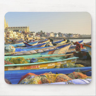 Boote auf Fischfang vorbereitet, Die Kirche Mousepad