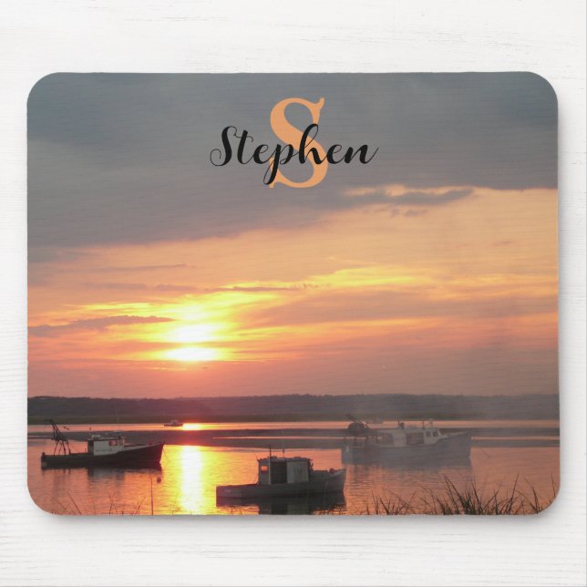 Boote fotografieren im Hafen bei Sunset Monogram Mousepad (Vorne)