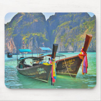 Boote in der Maya Bay Mousepad