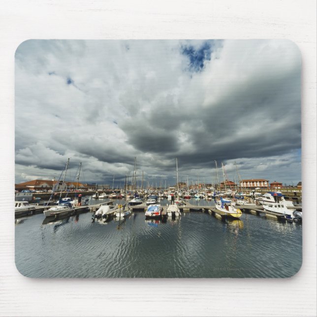 Boote in einem Hafen Mousepad (Vorne)