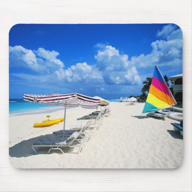Boote und Strand-Stühle Mousepad (Vorne)