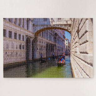 Boote unter der Seufzerbrücke, Venedig, Italien