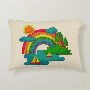 Bootslandschaft unter Sonnenwolken und Regenbogen Dekokissen
