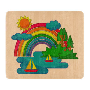 Bootslandschaft unter Sonnenwolken und Regenbogen Schneidebrett