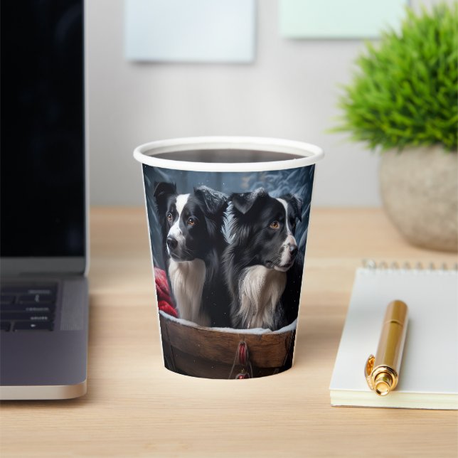 Border Collie Snowy Sleigh Weihnachtsdekor Pappbecher (InSitu)
